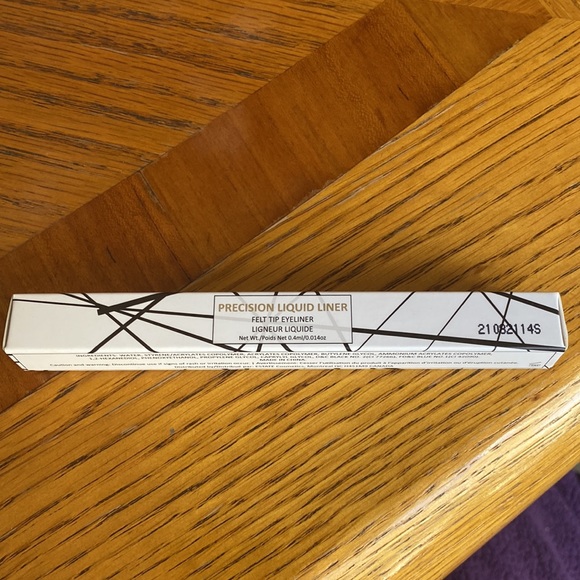 Estate Cosmetics Precision Felt Tip Liquid Liner - Picture 2 of 3